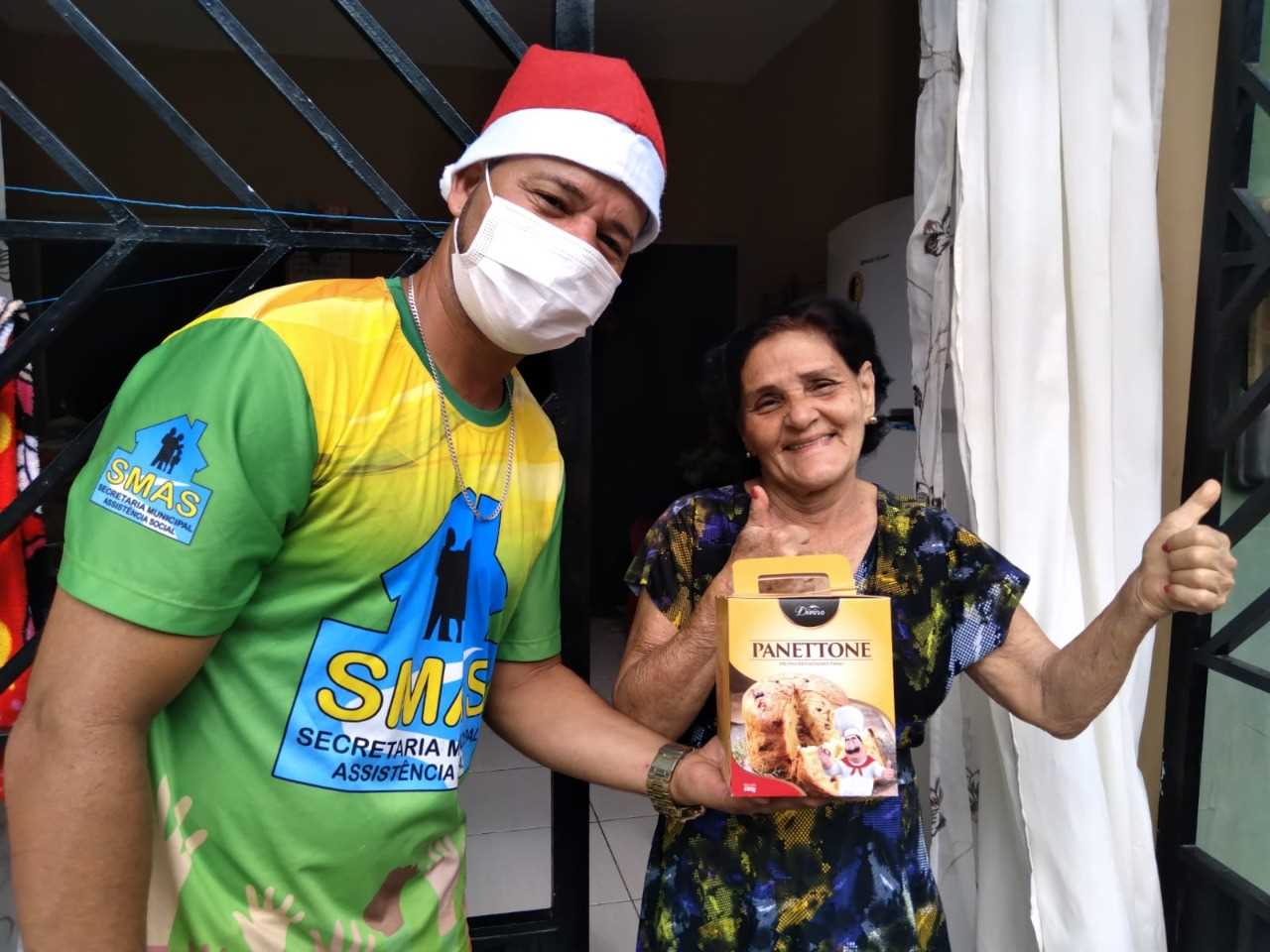 Camacã: Secretaria de Assistência Social distribui Panettone para os idosos